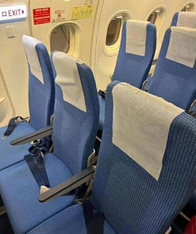 南航回应更换“超薄座椅”：腿部活动空间更多，排距和宽度不变，降低运营成本